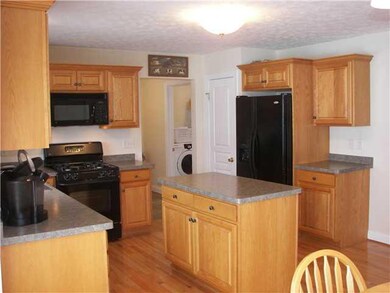 Kitchen Your kitchen comes with frig & gas range!