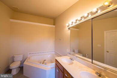 22105 Fair Garden Ln, Clarksburg, MD 20871 - photo 3