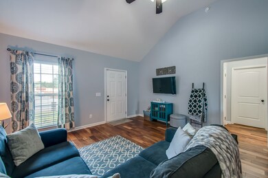 102 Jordan Ave, Shelbyville, TN 37160 - photo 4