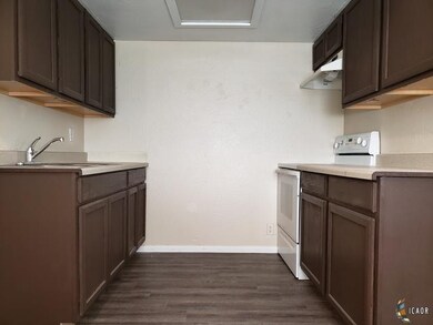 590 El Centro Ave unit 3 4 5, El Centro, CA 92243 - photo 3