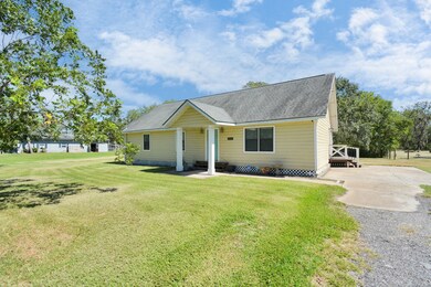 20321 Ramblewood Dr, Brazoria, TX 77422 - photo 2