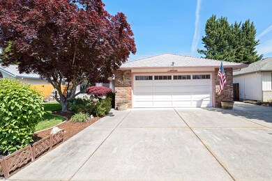 865 Forest Glen Dr, Central Point, OR 97502 - photo 3