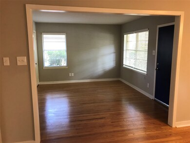 2322 Poinciana Dr, Houston, TX 77018 - photo 4