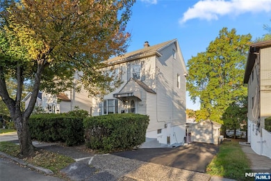 539 Hillside St, Ridgefield, NJ 07657 - photo 3