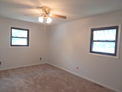 1901 Apache Rd, Waukegan, IL 60087 - photo 3