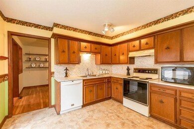 8942 Rene St, Lenexa, KS 66215 - photo 7