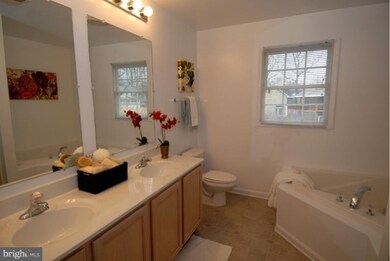 331 Grove Ave, Falls Church, VA 22046 - photo 2
