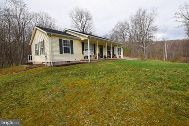 61 Ivanhoe Dr, Hedgesville, WV 25427 - photo 4