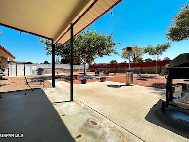 1836 Mike Hill Dr, El Paso, TX 79936 - photo 6