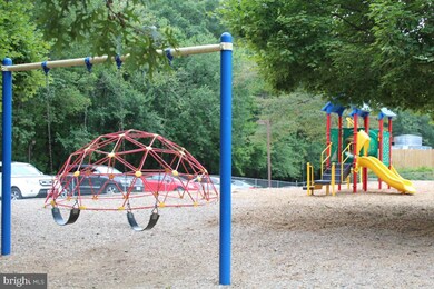 Chestnut Grove Condominiums unit 136, Reston, VA 20190 - photo 5