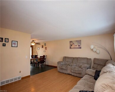 379 Erieview Blvd, Sheffield Lake, OH 44054 - photo 6