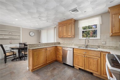 40 Quail Hollow Rd, Cranston, RI 02920 - photo 3