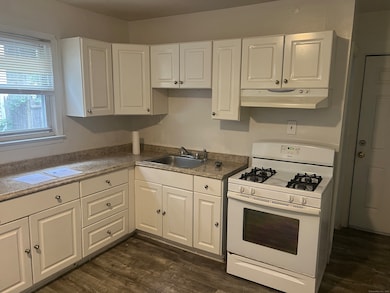 855 Brewster St unit 857, Bridgeport, CT 06605 - photo 2