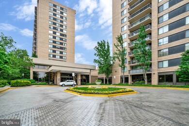 Skyline House unit 409, Baileys Crossroads, VA 22041 - photo 2