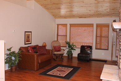 005_FRONT ROOM