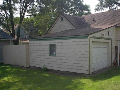 208 W 2nd St, Auburn, IN 46706 - photo 4