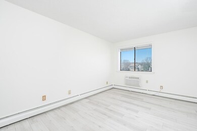 12 Pond Ln unit 51, Arlington, MA 02474 - photo 5