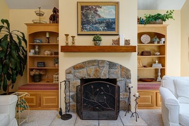 181 Wildflower Dr, Amherst, MA 01002 - photo 6