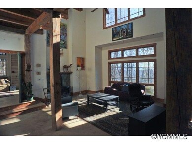 Soaring Ceilings & Light