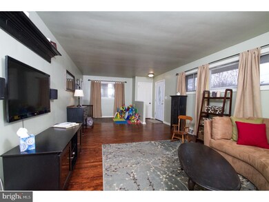 537 Port Indian Rd, Norristown, PA 19403 - photo 3