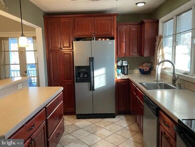 126 W Park Dr, Bridgeton, NJ 08302 - photo 4