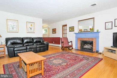 8901 Southwick St, Fairfax, VA 22031 - photo 5