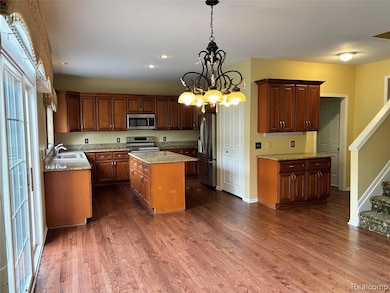 466 Ivy Ln, Troy, MI 48098 - photo 5