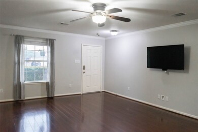 10307 Southover Ct, Houston, TX 77075 - photo 7