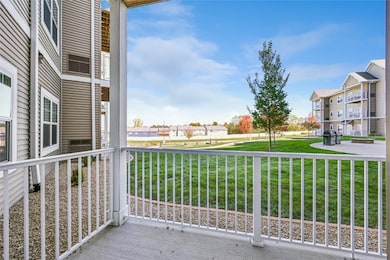 3550 Stone Creek Cir SW unit 105, Cedar Rapids, IA 52404 - photo 7