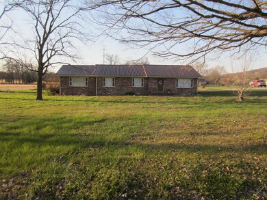 101 Idle Dr, Shelbyville, TN 37160 - photo 2