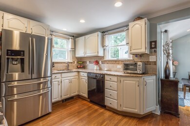 20 Eddy St, North Dartmouth, MA 02747 - photo 7