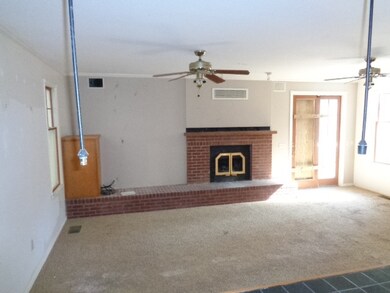 134 Ann Cir, Crawfordville, FL 32327 - photo 5