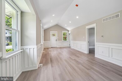 730 Maple Rd, Woodbury, NJ 08096 - photo 4