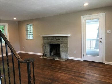 Walk into the Living Room with access to the side 