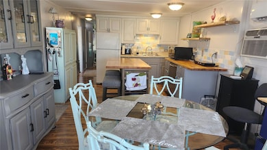 1405 25th Avenue Dr W, Bradenton, FL 34205 - photo 6