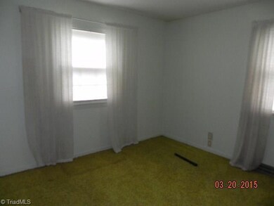 5737 Drake Rd, Greensboro, NC 27406 - photo 6