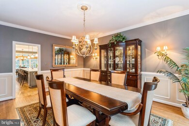 6211 Point Cir, Centreville, VA 20120 - photo 6