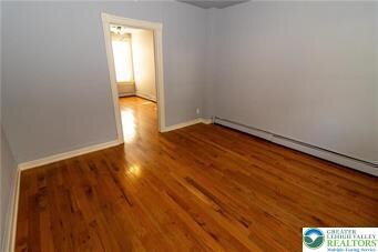 948 W Maple St, Allentown, PA 18101 - photo 4