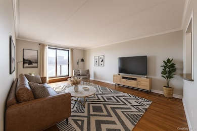 145 Valentine Ln unit 8E, Yonkers, NY 10705 - photo 4