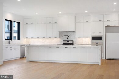 1349 Monitor Ln, McLean, VA 22101 - photo 5