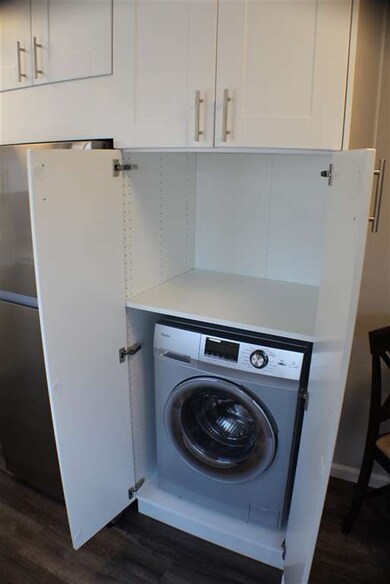 in-unit washer/dryer combo
