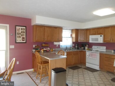 1540 Beacon St, Keyser, WV 26726 - photo 5