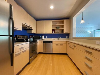 15 S Broom St unit 302, Madison, WI 53703 - photo 4