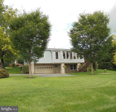 318 Valley View Dr, New Holland, PA 17557 - photo 5