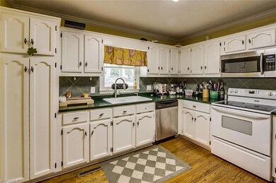 1882 Yesteroaks Ct, Asheboro, NC 27205 - photo 2