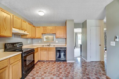 2964 Blue Moon Dr, Columbus, OH 43232 - photo 7