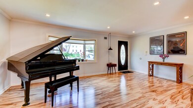 3 Sutton Pl Hazlet NJ 07730 USA-011-011-