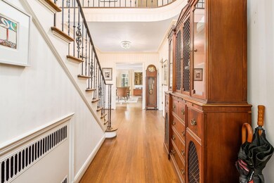 Entry/Foyer