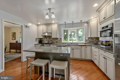 6904 Clemson Dr, Alexandria, VA 22307 - photo 7