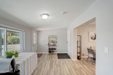 11-web-or-mls-N Hacienda Dr-011